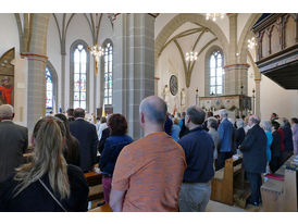 Fronleichnamsprozession durch die Straßen von Naumburg (Foto: Karl-Franz Thiede)